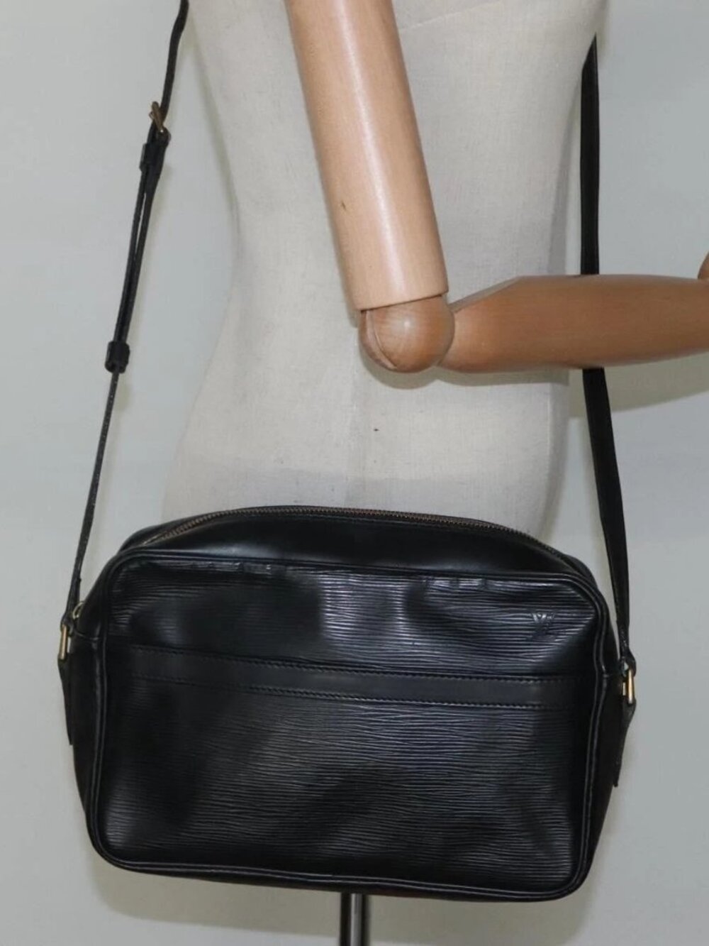 LOUIS VUITTON Epi Trocadero 27 Shoulder Bag Black M52312 LV Auth ep7921